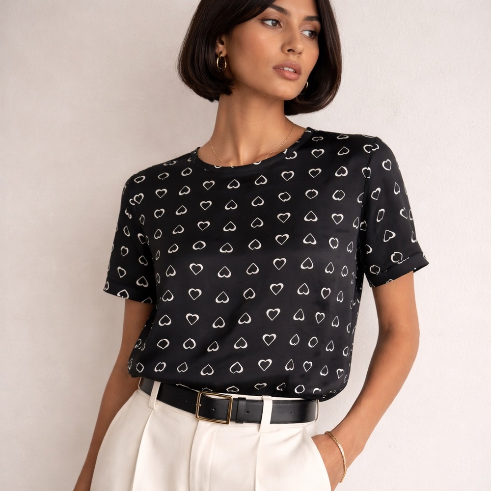 Equipment Femme Silk Heart Print Blouse Black White Designer short skeeve Sz S